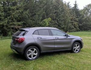 2018 Mercedes GLA250 side view