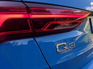 2019 Audi Q3 light