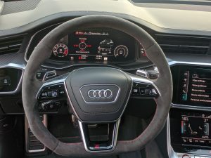 2020 Audi RS6 Avant instrument panel