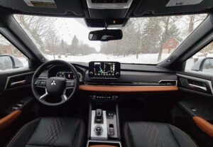 2023 Mitsubishi Outlander interior