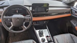 2023 Mitsubishi Outlander PHEV interior