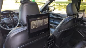 2023 Jeep Grand Cherokee 4Xe rear seat entertainment