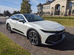 2023 Toyota Crown Hybrid Max front